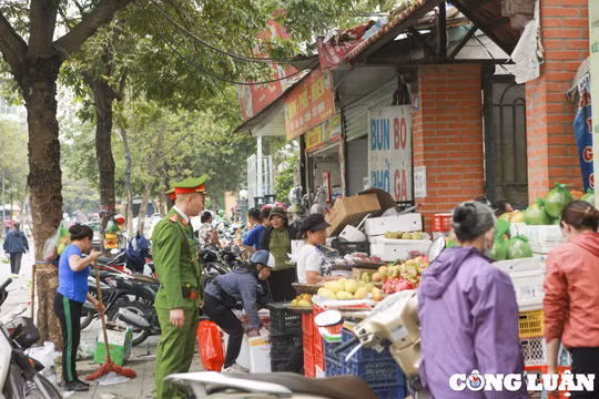 Buộc phải lập lại trật tự vỉa hè, xây dựng văn minh đô thị!