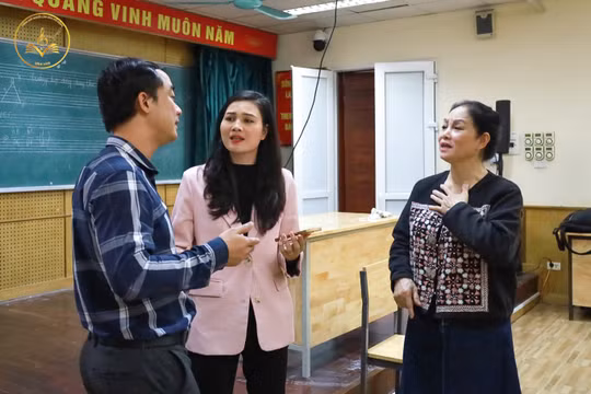 Để Tiếng hát người làm báo thăng hoa…