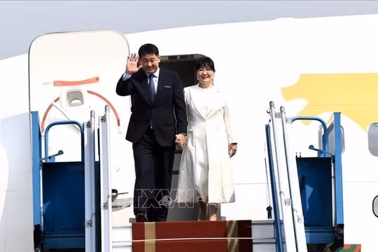 Tổng thống Mông Cổ Ukhnaagiin Khurelsukh kết thúc tốt đẹp chuyến thăm cấp Nhà nước tới Việt Nam