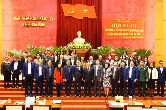 Hòa Bình nâng cao hiệu quả phối hợp tuyên truyền và công tác phát hành báo
