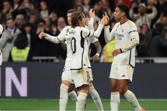 Thắng Villarreal 4-1, Real Madrid trở lại ngôi đầu bảng La Liga