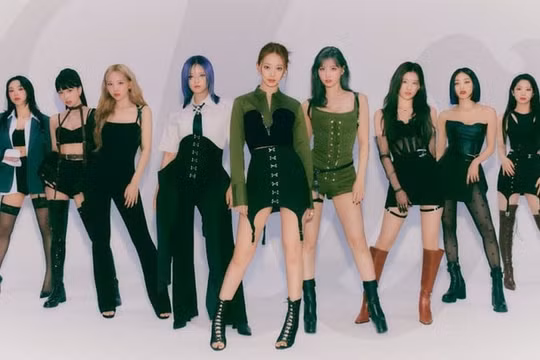 TWICE trở lại với album mini thứ 12 "Ready To Be"