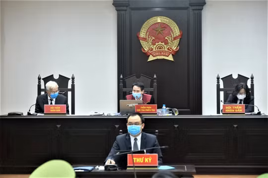 Quy định các trường hợp Thẩm phán không được phân công giải quyết án