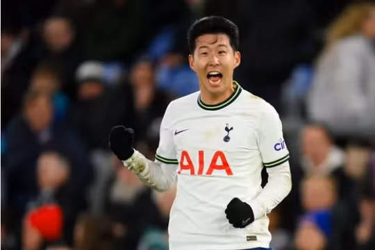Kane lập cú đúp, Tottenham bất ngờ thắng đậm Crystal Palace
