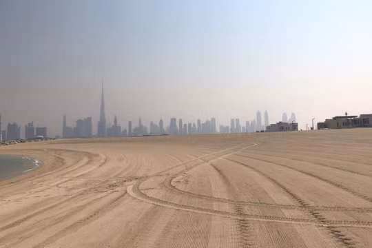 Bãi cát trống ở Dubai được bán với giá 34 triệu đô la