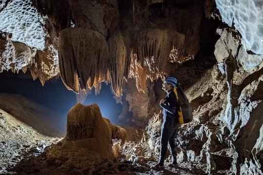 Quảng Bình phát hiện thêm hệ thống 5 hang động còn nguyên sơ dài 3 km