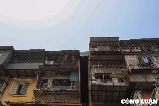 Hà Nội: 21 hộ dân quyết bám trụ tại khu tập thể cũ "chờ" sập
