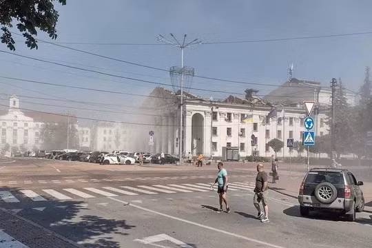 Ukraine tấn công UAV ở Moscow, Nga phóng tên lửa vào thành phố Chernihiv