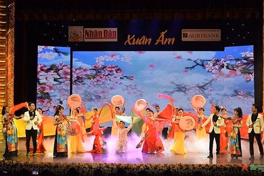 Chương trình “Xuân ấm”: San sẻ gánh nặng mưu sinh
