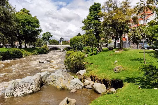 Cuenca (Ecuador): Thiên đường của đồ uống và mua sắm