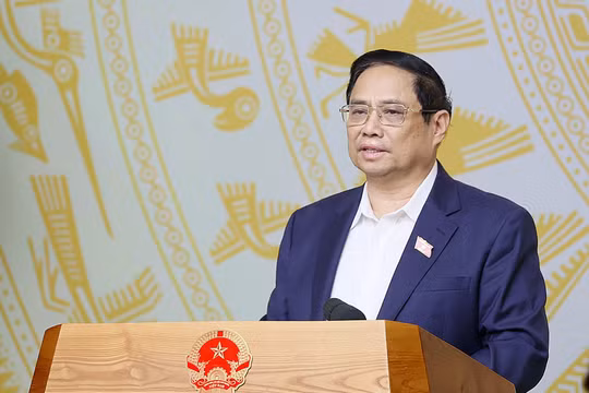 Giảm cán bộ, công chức cấp tỉnh, cấp huyện để tăng cường cho cơ sở giải quyết thủ tục, công việc