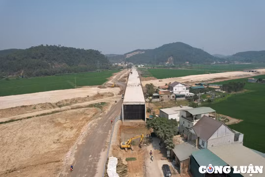 Tháo gỡ khó khăn về mặt bằng để cao tốc Nghi Sơn - Diễn Châu về đích
