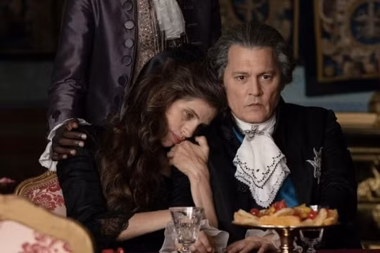 Liên hoan phim Cannes bị phản ứng khi chiếu phim của Johnny Depp