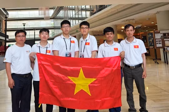 Việt Nam giành Huy chương Vàng tại Kỳ thi Olympic Tin học quốc tế