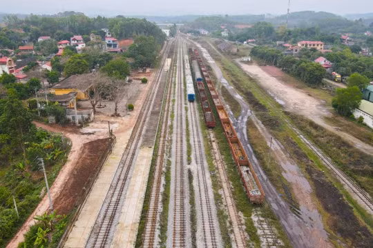 Ưu tiên vốn vay từ WB cho các dự án giao thông đường sắt, đường bộ