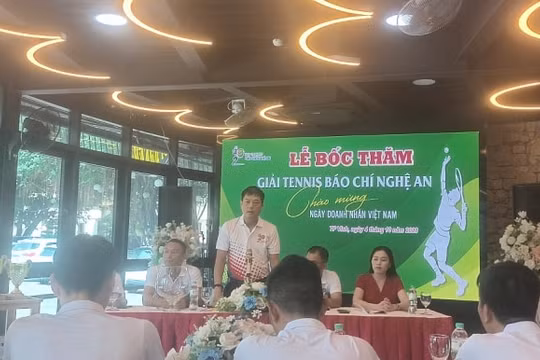 Giải Tennis báo chí Nghệ An thu hút đông đảo vận động viên tham gia