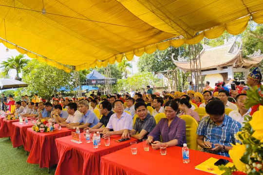 Thái Bình: Dâng hương tưởng niệm 723 năm ngày hóa Đức Thánh Trần Hưng Đạo