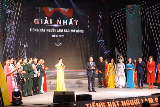 Thí sinh Phạm Công Thành giành giải Nhất cuộc thi Tiếng hát Người làm báo mở rộng 2023