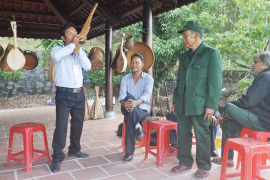 Người có uy tín trong đồng bào dân tộc là “cánh tay nối dài” của chính quyền