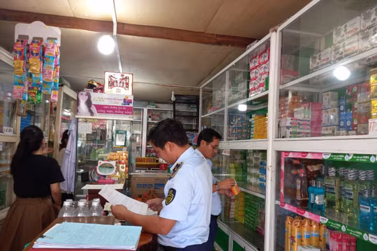 Đắk Nông: Bán thuốc tây không có chứng chỉ hành nghề, chủ cửa hàng bị phạt 15 triệu đồng