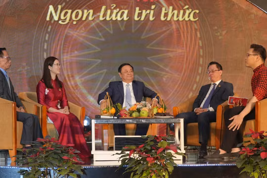 Chương trình nghệ thuật chào 2023: "Thắp lên ngọn lửa"