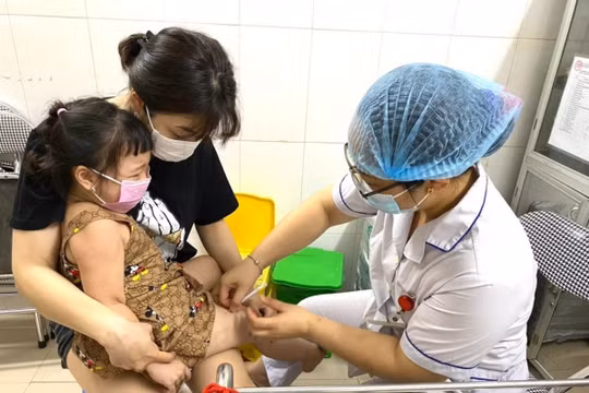 Tiếp tục bố trí ngân sách cho Bộ Y tế để mua vaccine tiêm chủng mở rộng