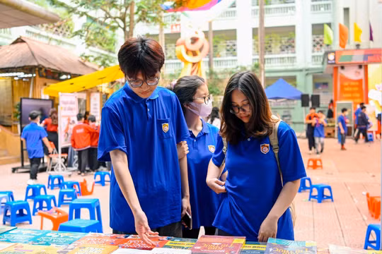 Bất cập trong tuyển sinh lớp 10: Có nên chiều theo ý phụ huynh?