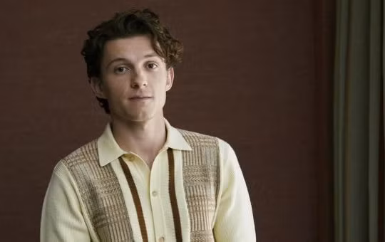 'Người Nhện' Tom Holland thừa nhận từng là nô lệ của rượu