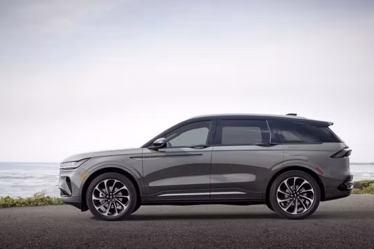 Crossover hạng sang Lincoln Nautilus đậm chất Mỹ trình làng giá từ 1,1 tỷ đồng