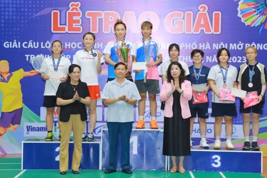 Bế mạc Giải Cầu lông học sinh - sinh viên TP Hà Nội mở rộng tranh cúp báo Tuổi trẻ Thủ đô