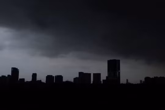 Bão Biparjoy tàn phá bờ biển Ấn Độ và Pakistan