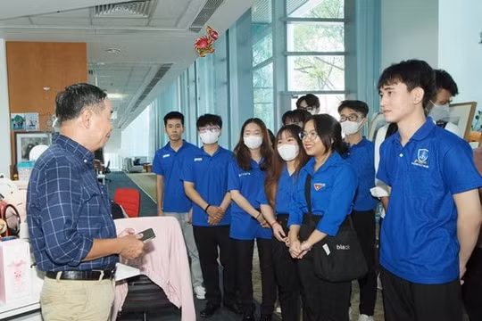 Mỗi ngòi bút trẻ cần tự học và làm mới mình để bắt kịp với công nghệ