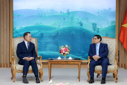 Việt Nam mong muốn phát triển ngành công nghiệp bán dẫn bằng "đi tắt đón đầu" để "đi sau về trước"