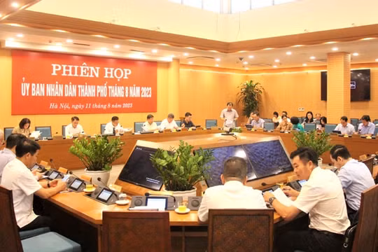 Hà Nội xem xét chuyển đổi phương tiện "xanh" trong vận tải hành khách công cộng