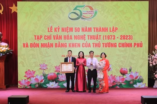 Tạp chí Văn hóa Nghệ thuật đón nhận Bằng khen của Thủ tướng Chính phủ