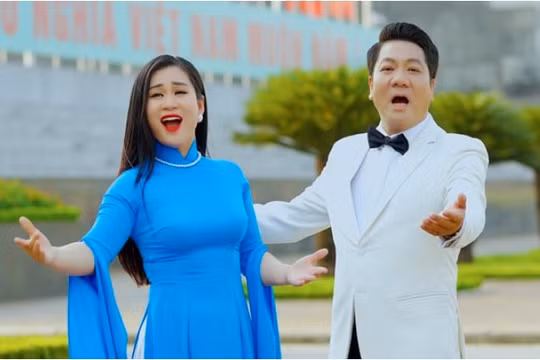 NSND Quốc Hưng hát ca khúc phổ nhạc bài thơ 'Người đi tìm hình của nước'