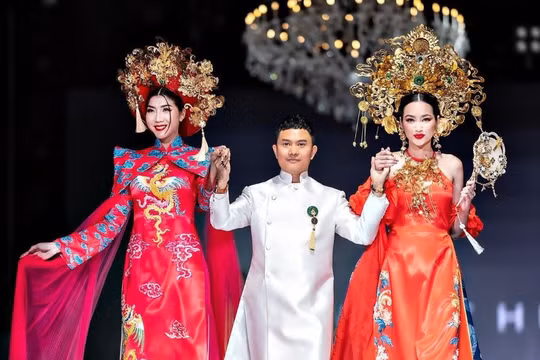 Ngọc Quyên, Trúc Diễm rạng ngời cùng “Rực rỡ Phương Đông” của NTK Ngô Nhật Huy tại Mỹ