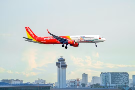Máy bay mang biểu tượng du lịch TP. Hồ Chí Minh đã hạ cánh Tân Sơn Nhất