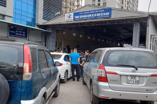 Những khuyến cáo trước khi đi đăng kiểm xe ở Hà Nội