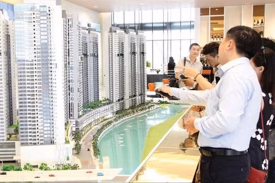 Không nên bắt buộc mua bán bất động sản qua sàn