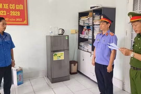 Bắt cán bộ trung tâm đăng kiểm xe cơ giới ở Kiên Giang