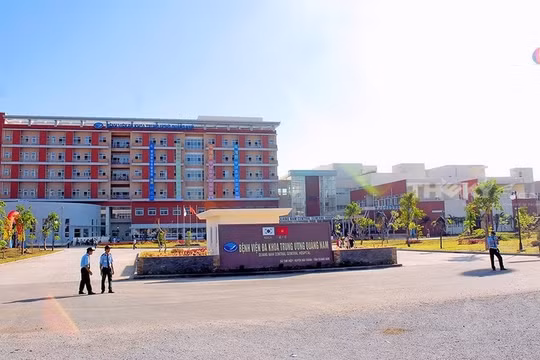 Kỷ luật nguyên Giám đốc Bệnh viện đa khoa Trung ương Quảng Nam