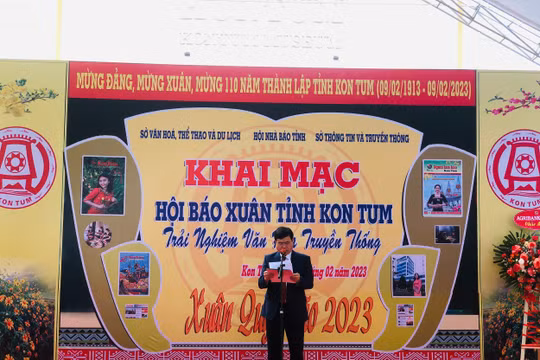 Kon Tum: Hàng trăm ấn phẩm báo chí trong ngày khai mạc hội báo Xuân Qúy Mão 2023