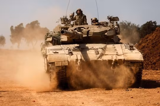 Bộ binh và xe tăng Israel bắt đầu tràn vào tấn công Dải Gaza