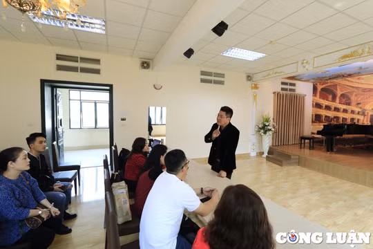 NSND Quốc Hưng: “Rất khó để chọn ra giọng hát hay nhất cuộc thi Tiếng hát Người làm báo mở rộng 2023”