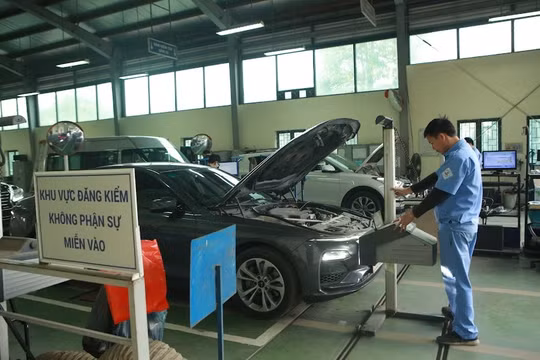 Bài cuối: Tăng cường cung cấp dịch vụ công trực tuyến, giảm phiền hà cho chủ phương tiện khi đi đăng kiểm