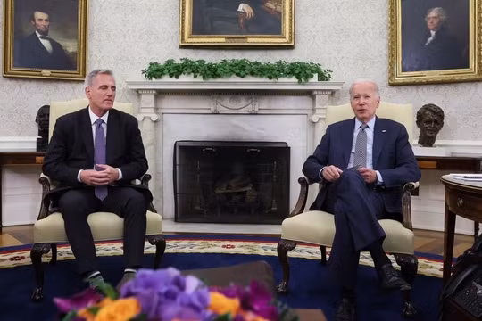 Tổng thống Biden và Chủ tịch Hạ viện McCarthy gặp nhau khi thời hạn ngăn Mỹ vỡ nợ đến gần