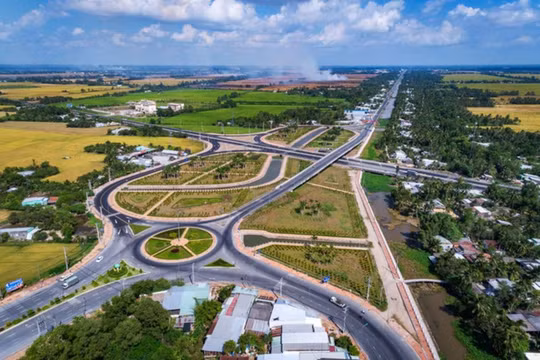 Phát triển vận tải vùng Đông Nam Bộ theo hướng hiện đại, giảm chi phí
