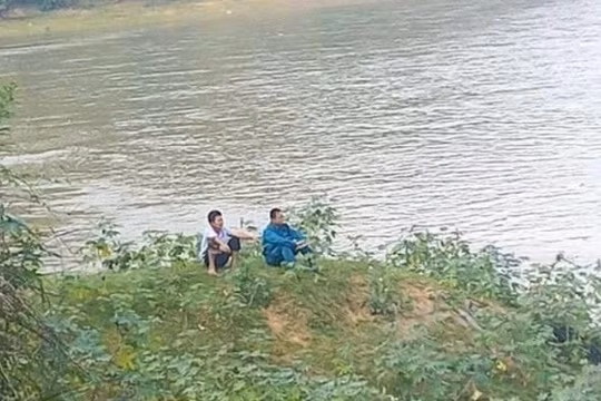 Nghệ An: Ra sông tắm mát, hai anh em ruột đuối nước thương tâm