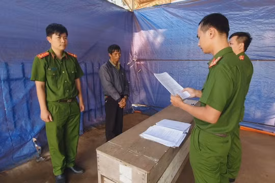 Khởi tố đối tượng dùng súng bắn người khác bị thương